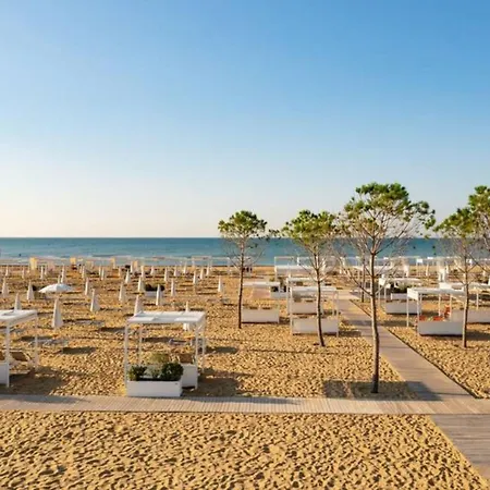 Enjoy Your 80m From The * Bibione